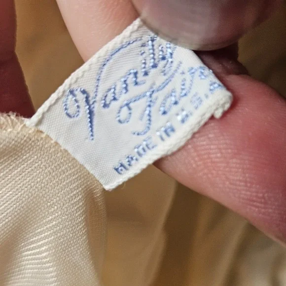 VTG Vanity Fair Lace Sheer Tulle Overlay Nightgown Slip Dress 34 Bridal Coquette - Picture 3 of 6